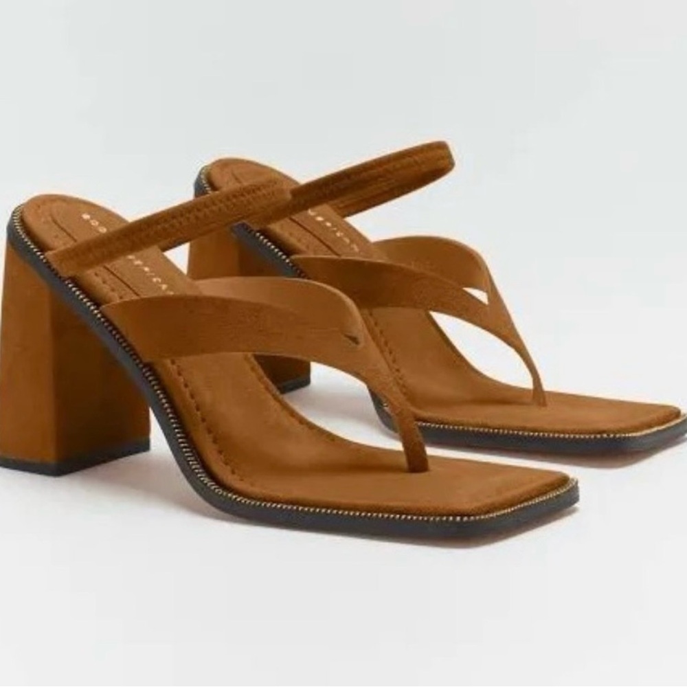 BRAND NEW GOOD AMERICAN size 8.5 amber open toe SUEDE heel!